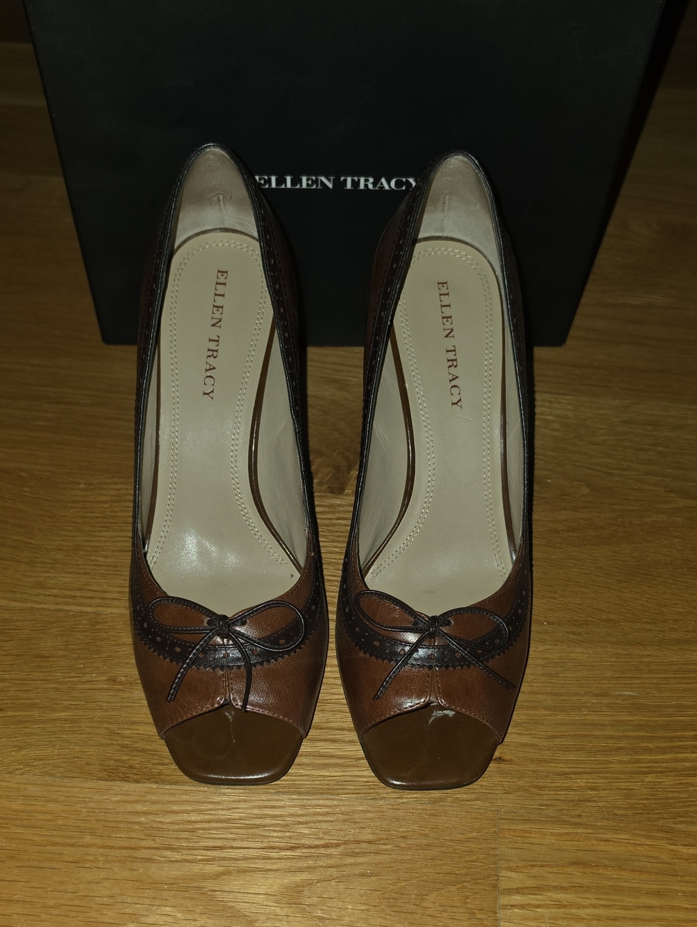 Vintange Ellen Tracy Brown Leather Peep-Toe Bow Heels